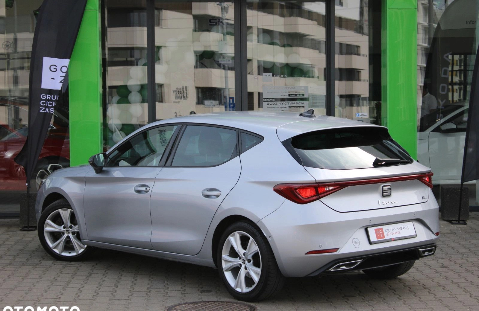 Seat Leon cena 87900 przebieg: 118888, rok produkcji 2021 z Bełchatów małe 379